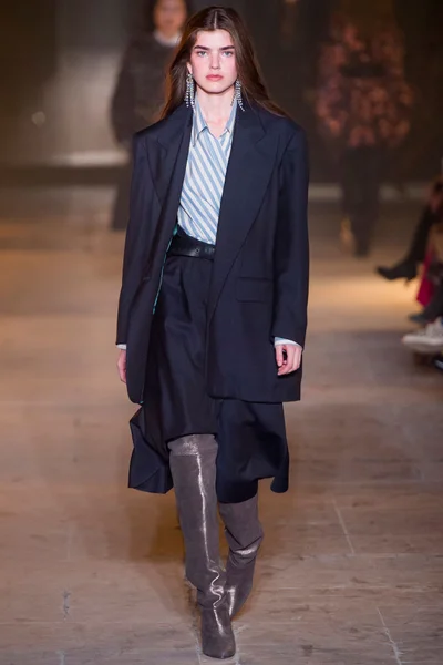 Look 27